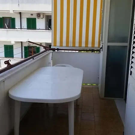 Tra Mare E Centro Paese Apartment *
