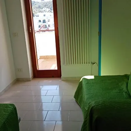 Tra Mare E Centro Paese Apartment *